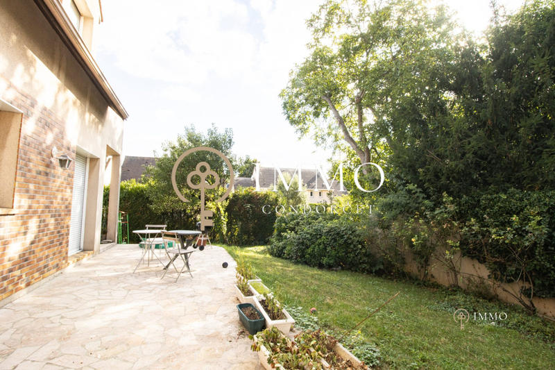 Maison - 280 m² - 7 pièces