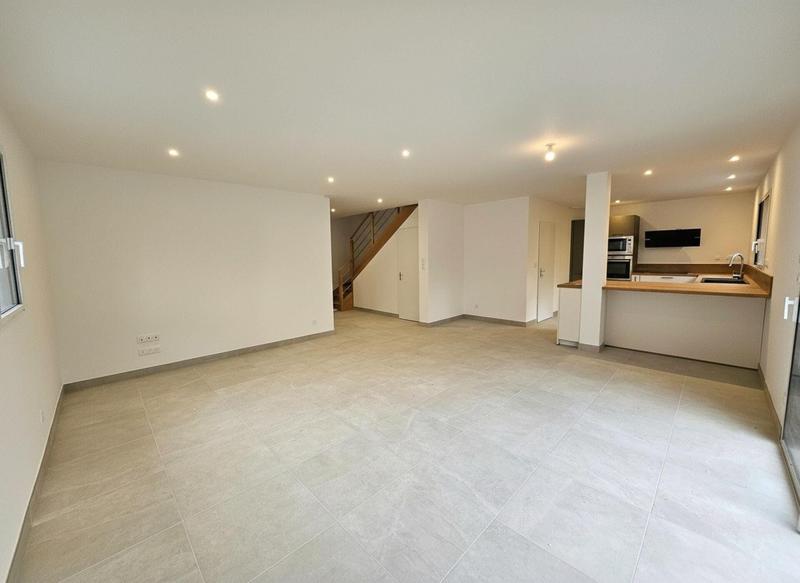 Maison - 121 m² - 5 pièces