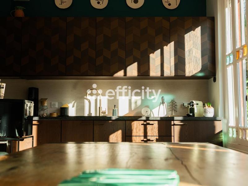 Maison - 236 m² - 6 pièces