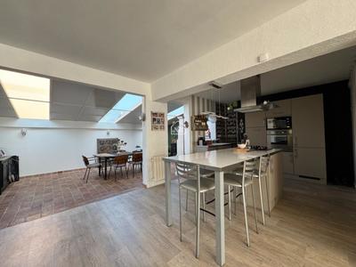 Pavillon - 158 m² - 7 pièces