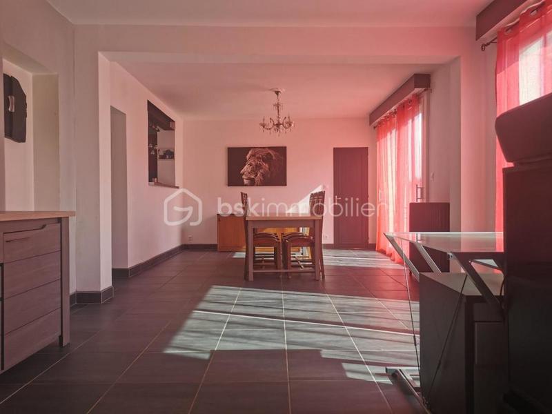 Maison - 254 m² - 10 pièces