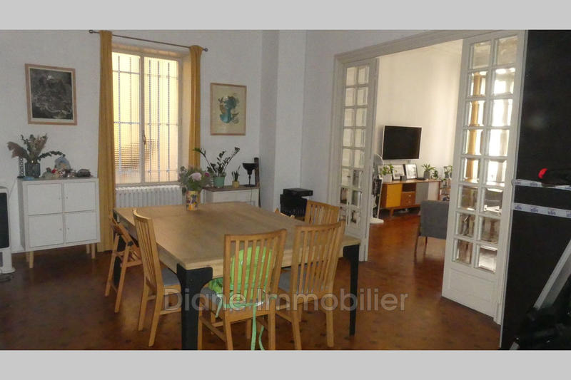 Appartement - 162 m² - 6 pièces