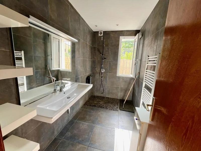 Villa - 196 m² - 8 pièces