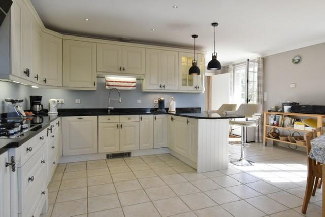 Maison - 320 m² - 10 pièces