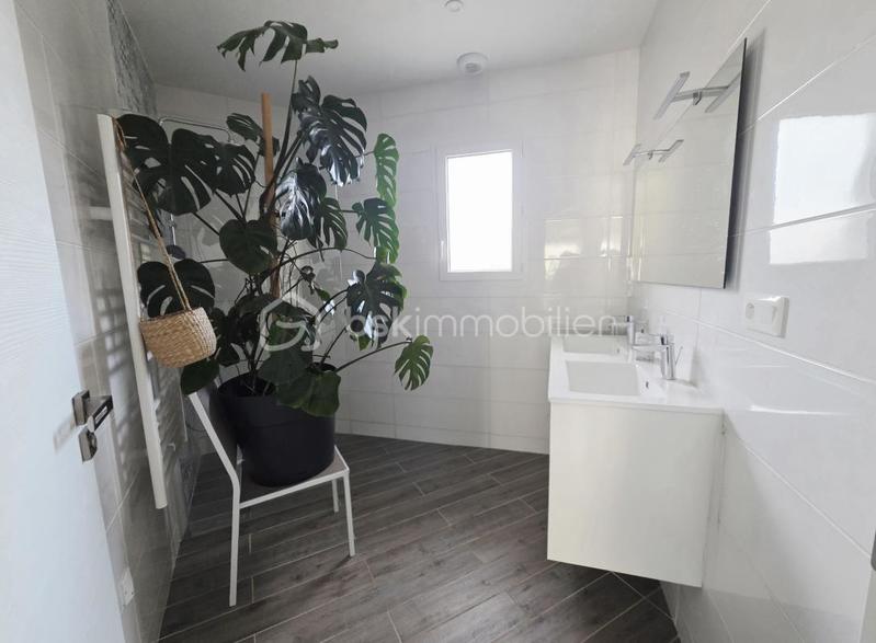 Maison - 99 m² - 4 pièces