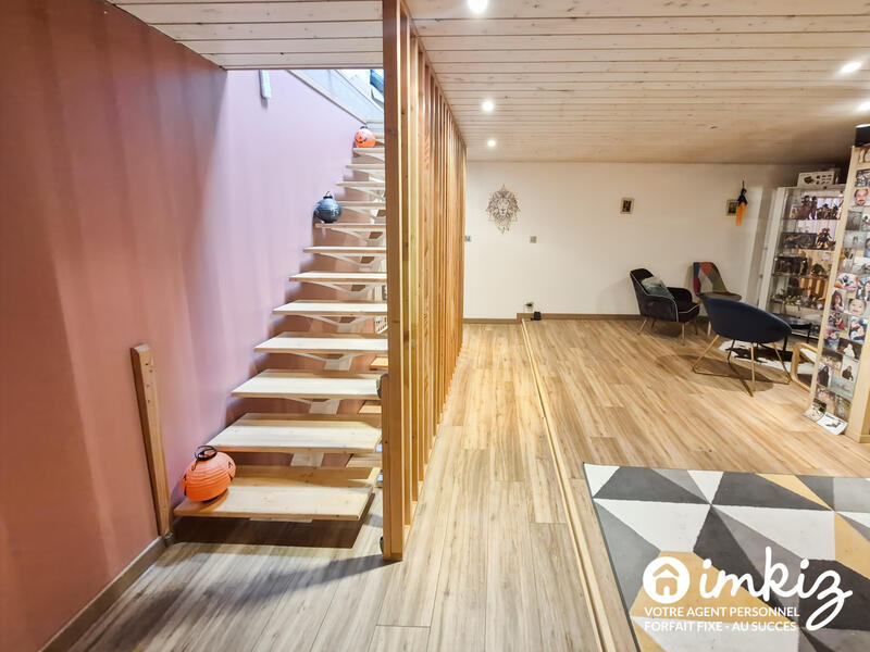 Maison - 220 m² - 7 pièces