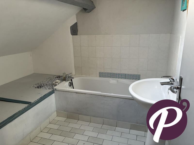 Maison - 93 m² - 4 pièces