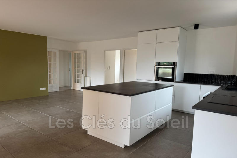 Appartement - 105 m² - 5 pièces