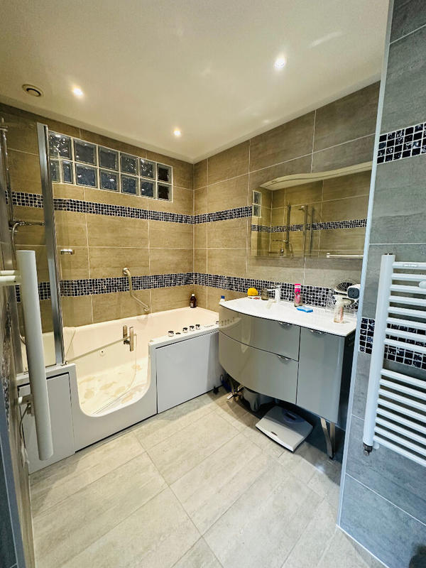 Maison - 170 m² - 6 pièces