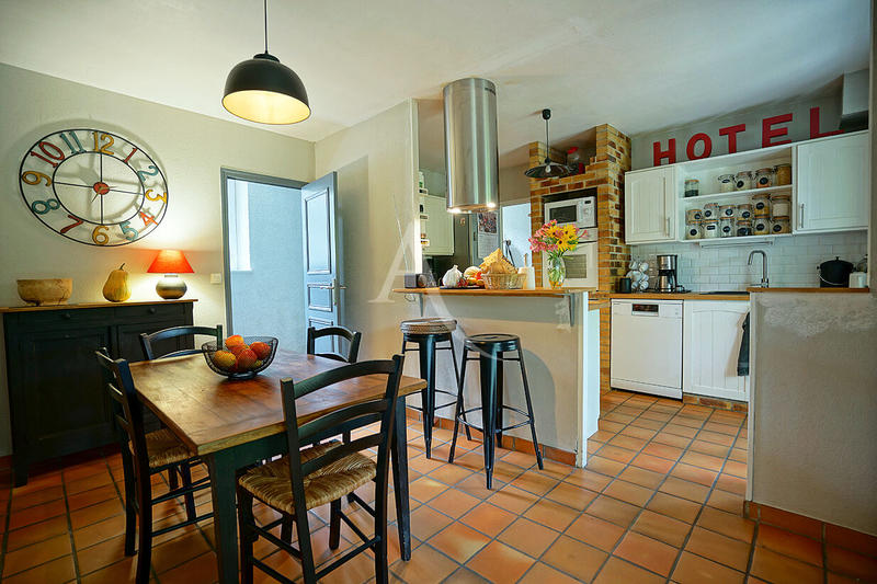 Maison - 200 m² - 6 pièces