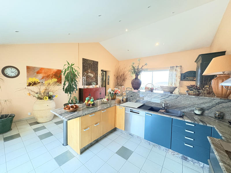 Villa - 311 m² - 11 pièces