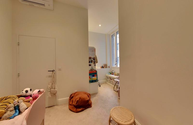 Appartement - 96 m² - 5 pièces