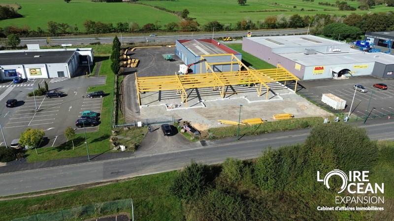 Entrepôt - 1 145 m²