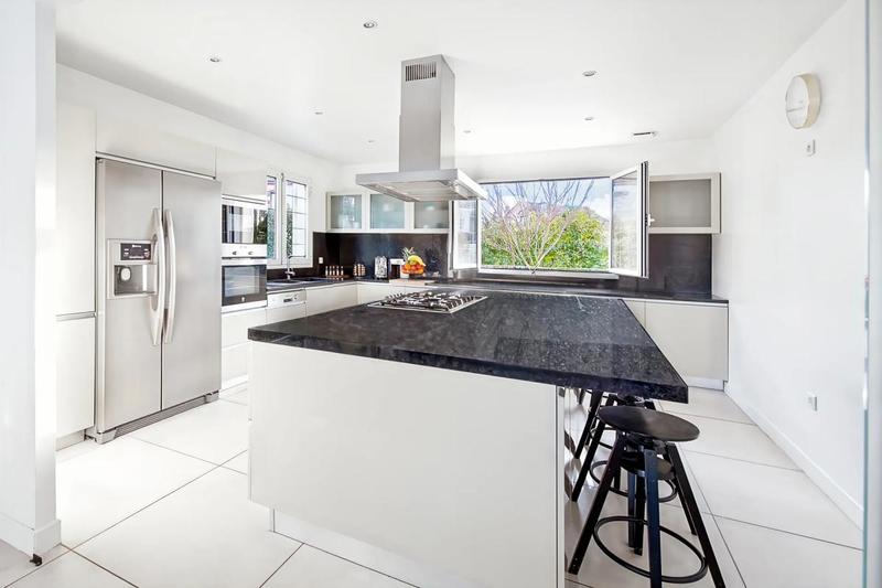 Maison d'architecte - 350 m² - 7 pièces