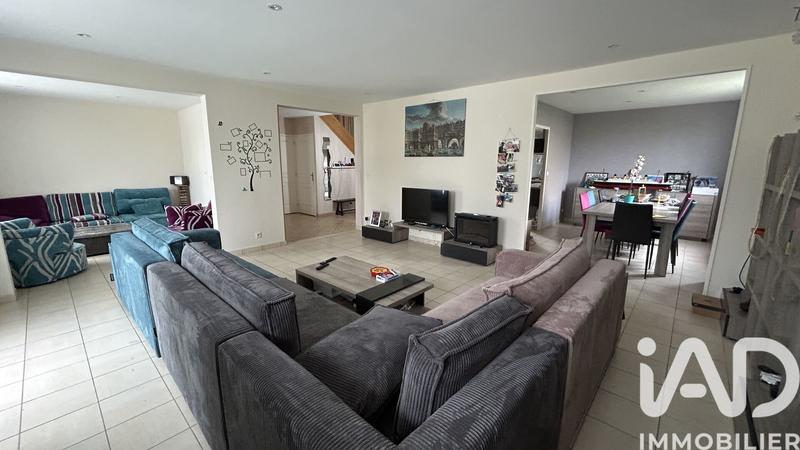 Maison - 235 m² - 8 pièces