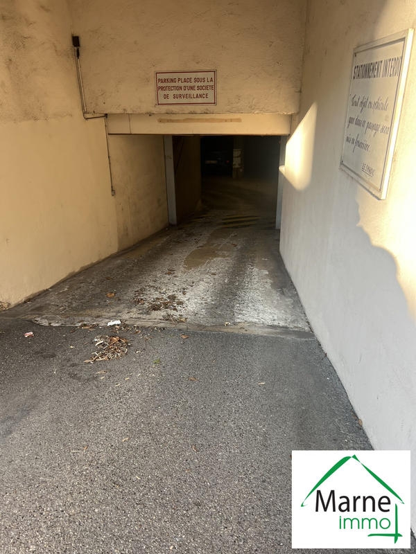 Parking / Garage - 12 m²