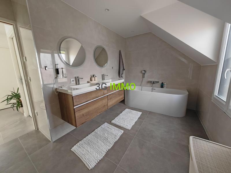 Maison - 155 m² - 6 pièces