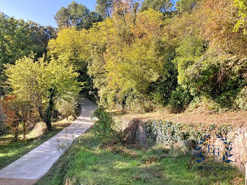 Maison traditionnelle - 179 m² - 6 pièces