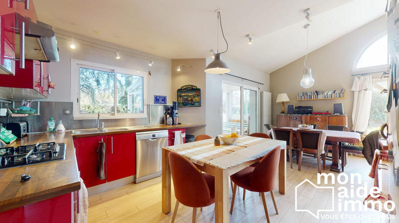 Maison traditionnelle - 170 m² - 6 pièces