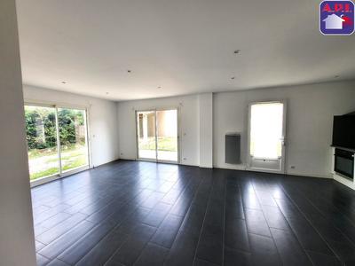 Maison - 74 m² - 3 pièces