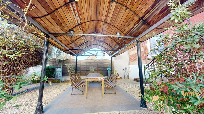 Maison - 192 m² - 7 pièces