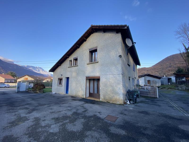 Maison - 143 m² - 6 pièces