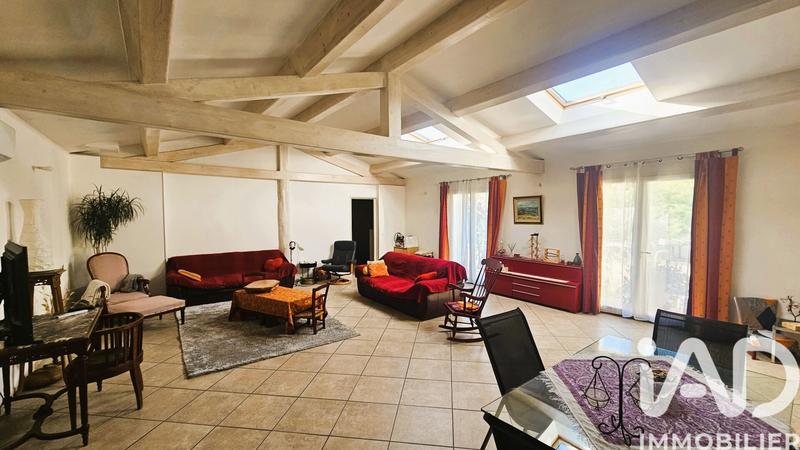 Maison - 200 m² - 6 pièces