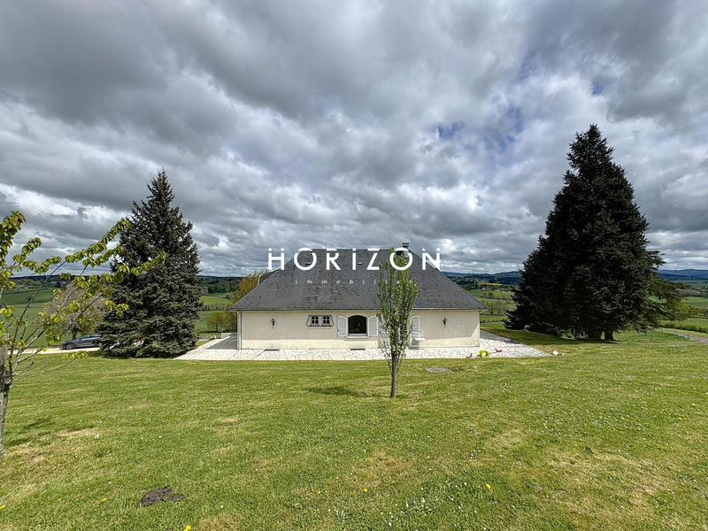 Maison - 218 m² - 6 pièces