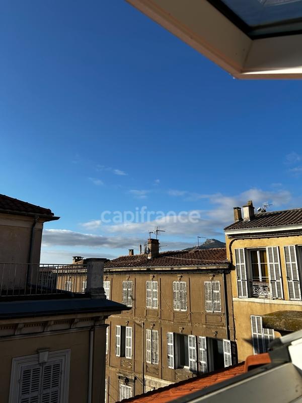 Appartement - 75 m² - 3 pièces