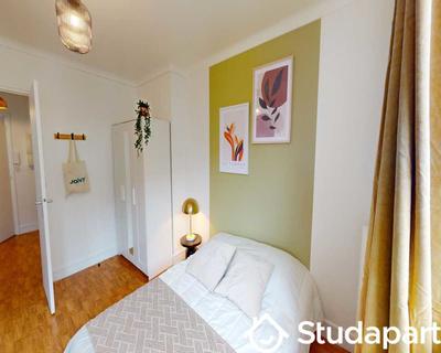 Chambre - 90 m² - 1 pièce