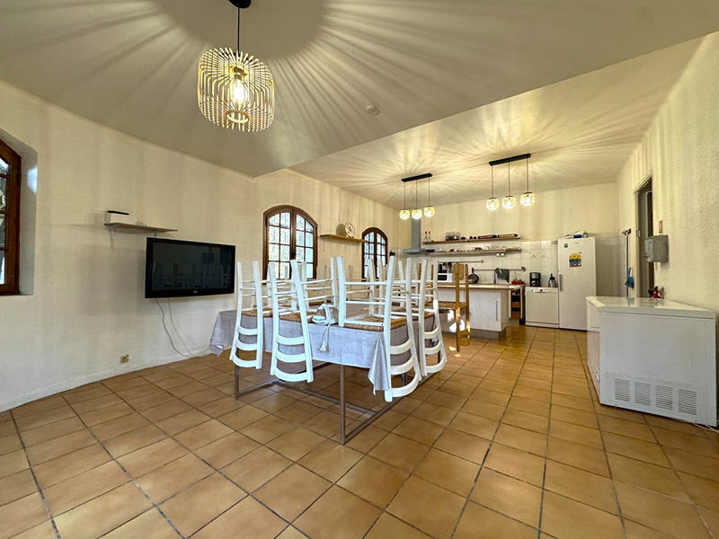 Maison - 336 m² - 17 pièces