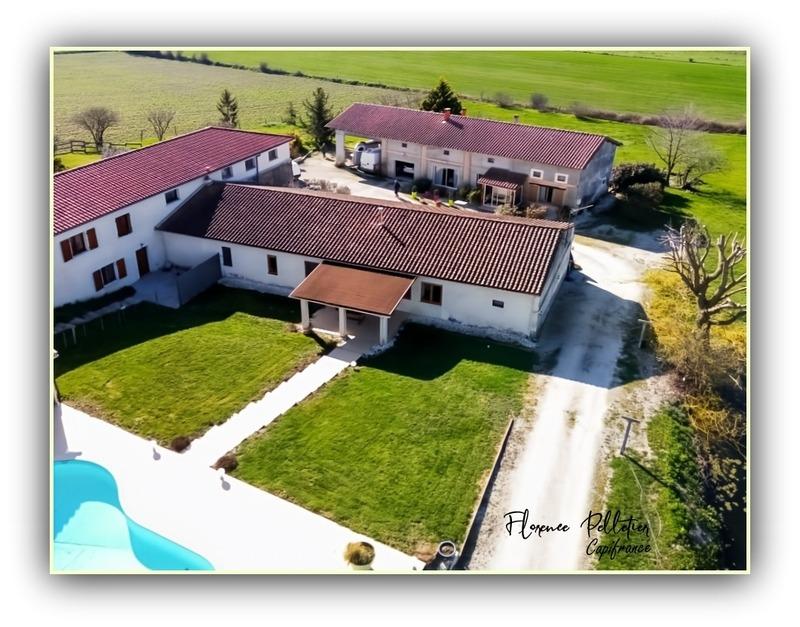 Maison - 605 m² - 18 pièces