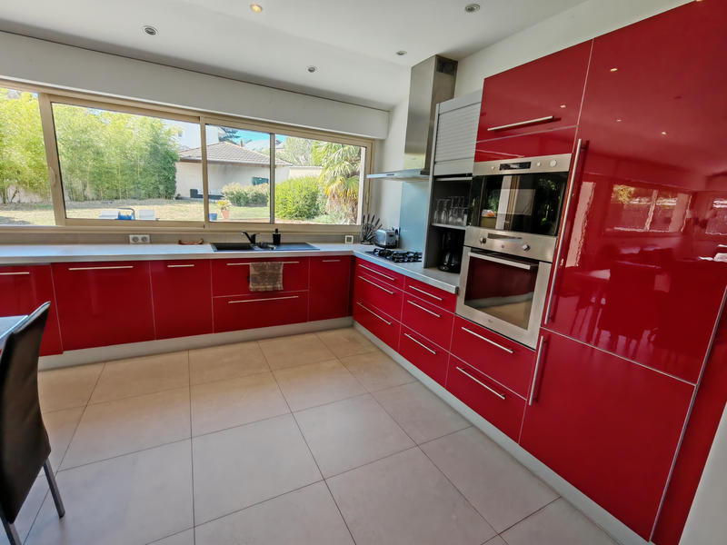 Maison - 190 m² - 9 pièces