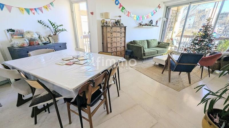 Appartement - 84 m² - 4 pièces