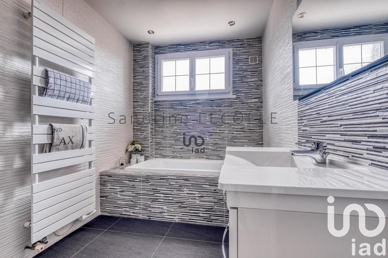 Maison - 194 m² - 7 pièces