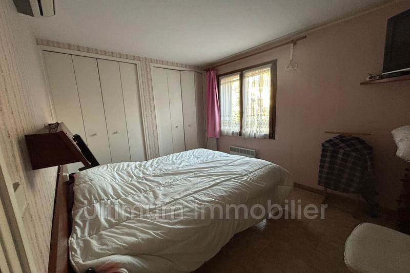 Villa - 180 m² - 8 pièces