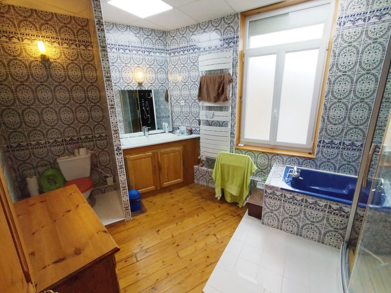 Maison - 183 m² - 6 pièces