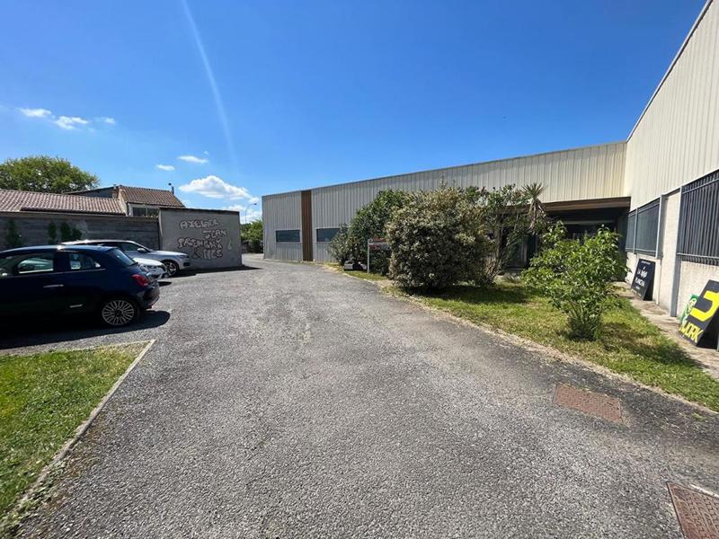 Local d'activité / Entrepôt - 1 000 m²