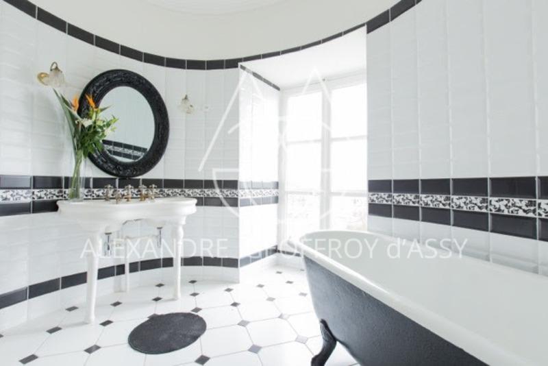 Château - 4 200 m² - 72 pièces