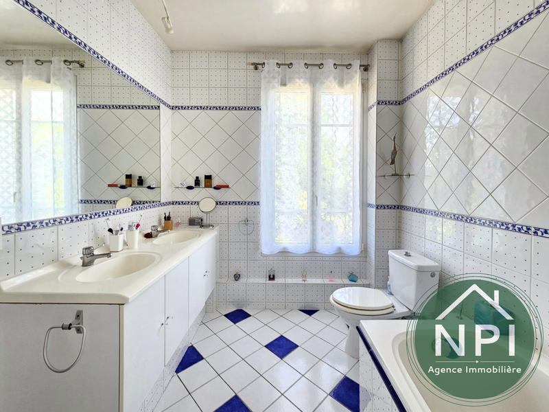 Maison - 140 m² - 6 pièces