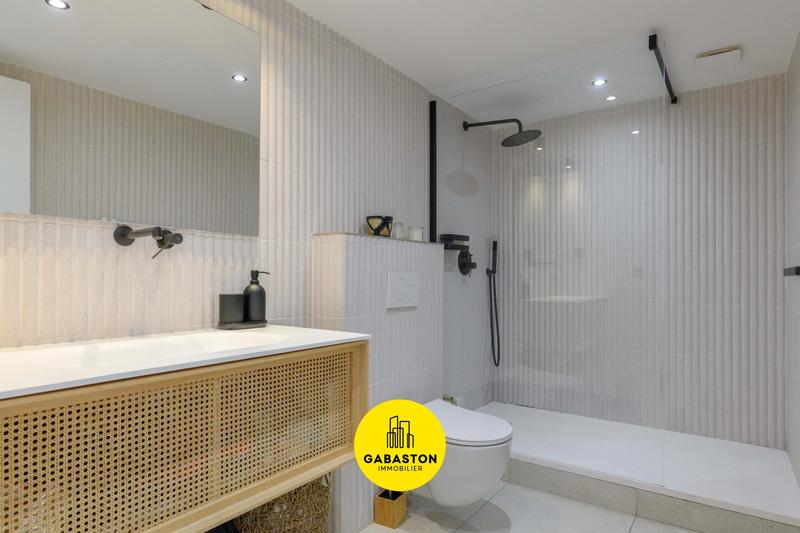 Appartement - 62 m² - 2 pièces