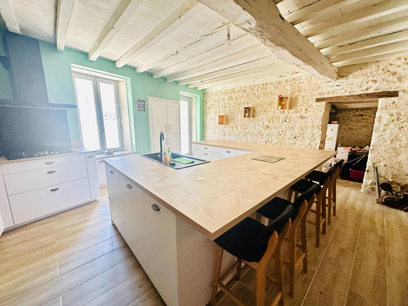 Maison - 255 m² - 7 pièces