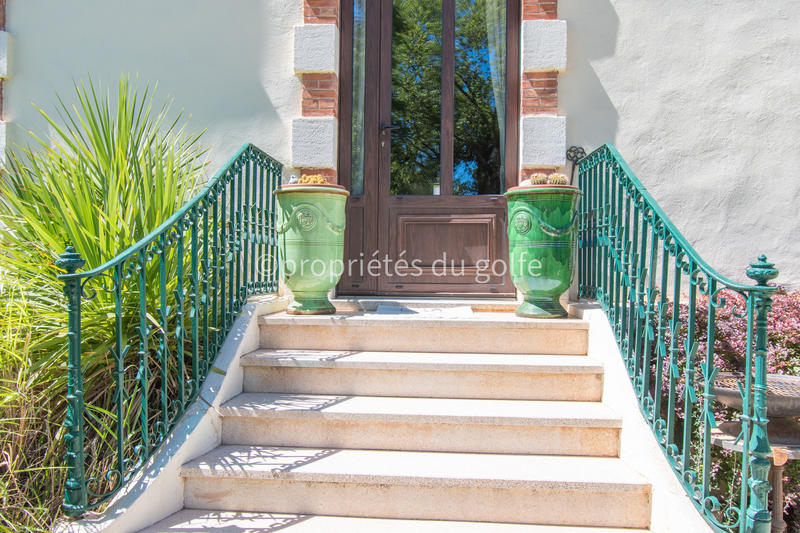 Maison - 200 m² - 6 pièces