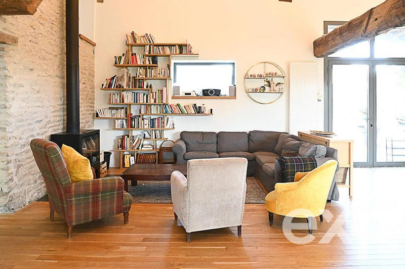 Maison - 330 m² - 13 pièces