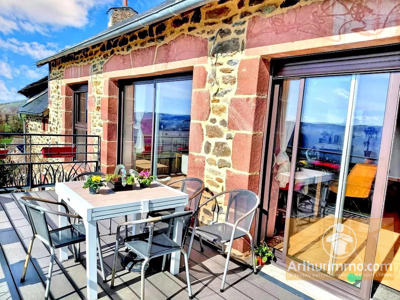 Maison - 215 m² - 5 pièces