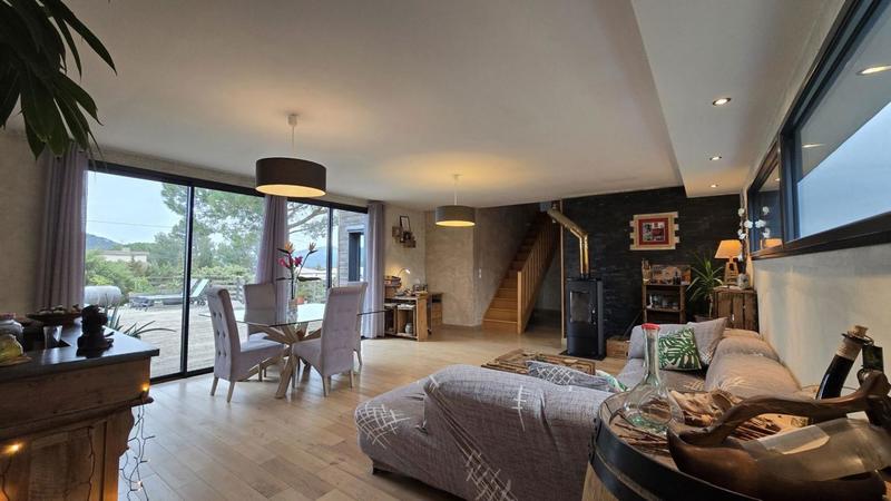 Maison de bois - 156 m² - 7 pièces