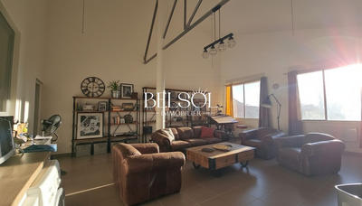 Loft - 95 m² - 3 pièces