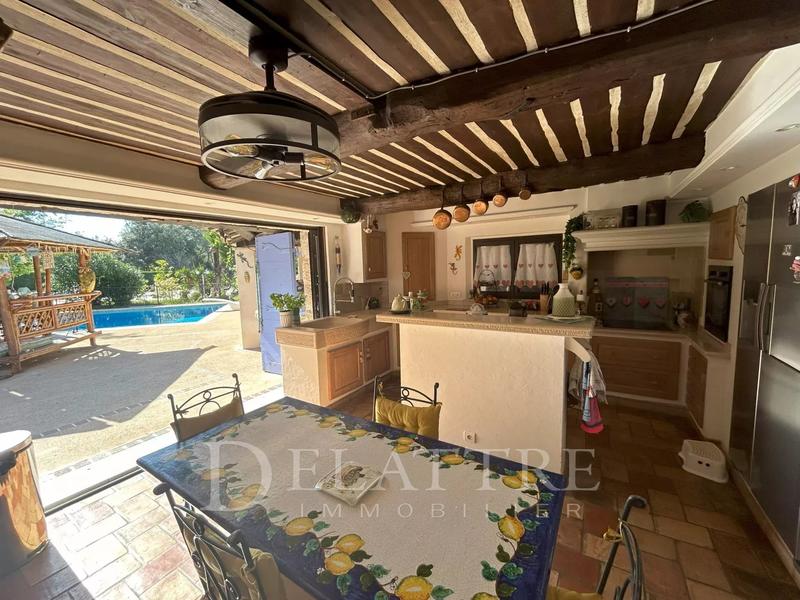 Propriété - 350 m² - 12 pièces