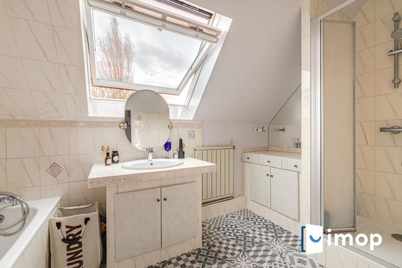 Maison - 110 m² - 6 pièces