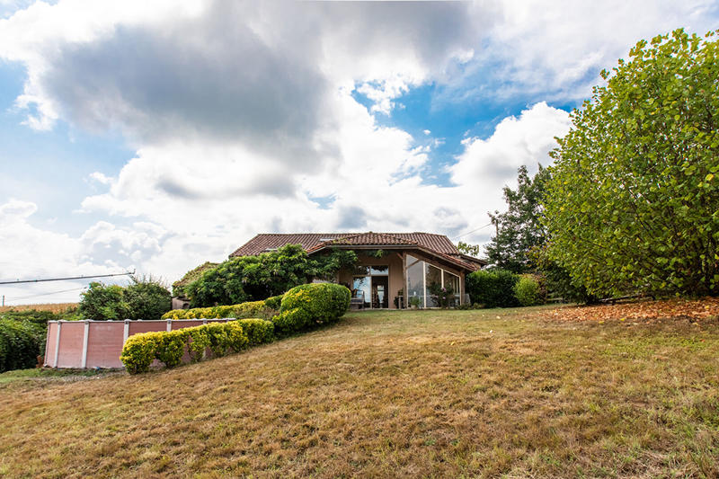 Maison - 258 m² - 8 pièces